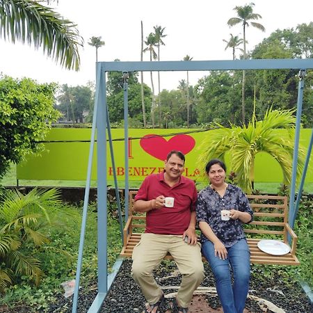 Ebenezer Plaza Hotel Nedumbassery Eksteriør billede