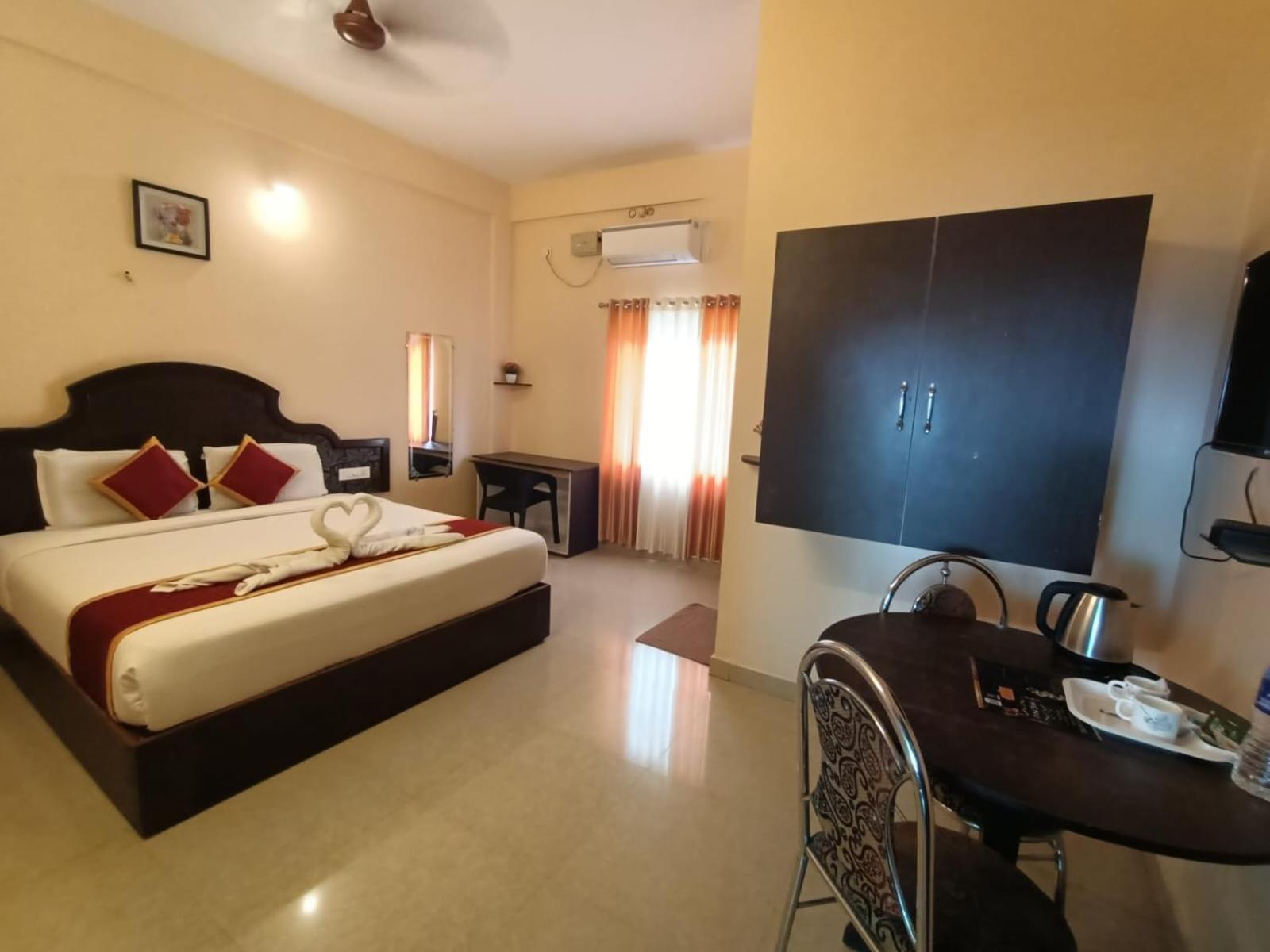 Ebenezer Plaza Hotel Nedumbassery Eksteriør billede