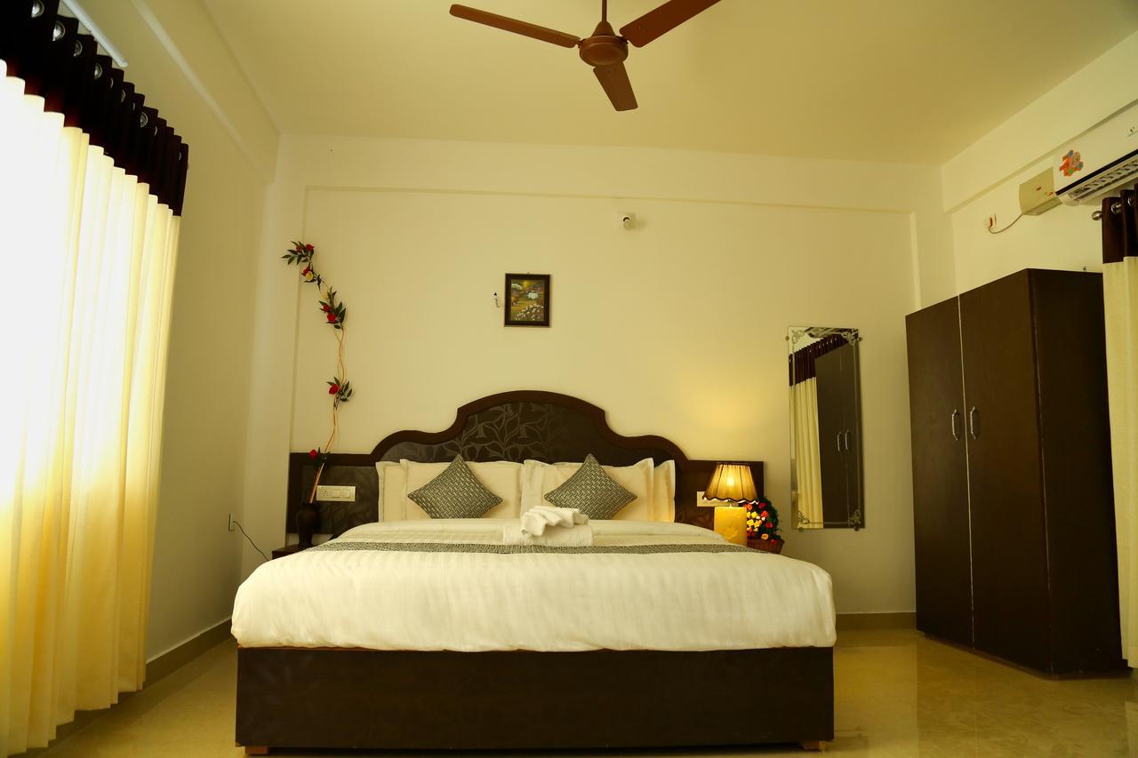 Ebenezer Plaza Hotel Nedumbassery Eksteriør billede