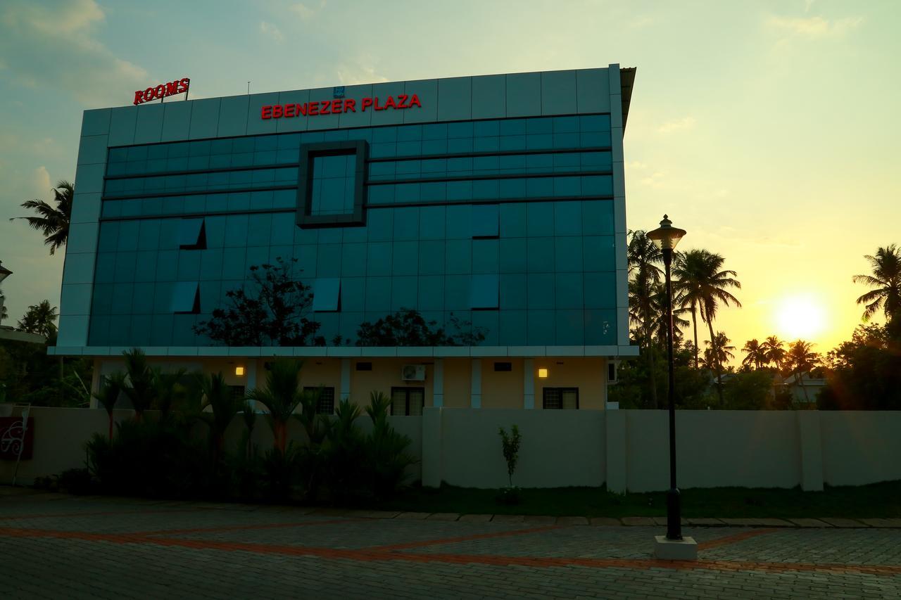 Ebenezer Plaza Hotel Nedumbassery Eksteriør billede