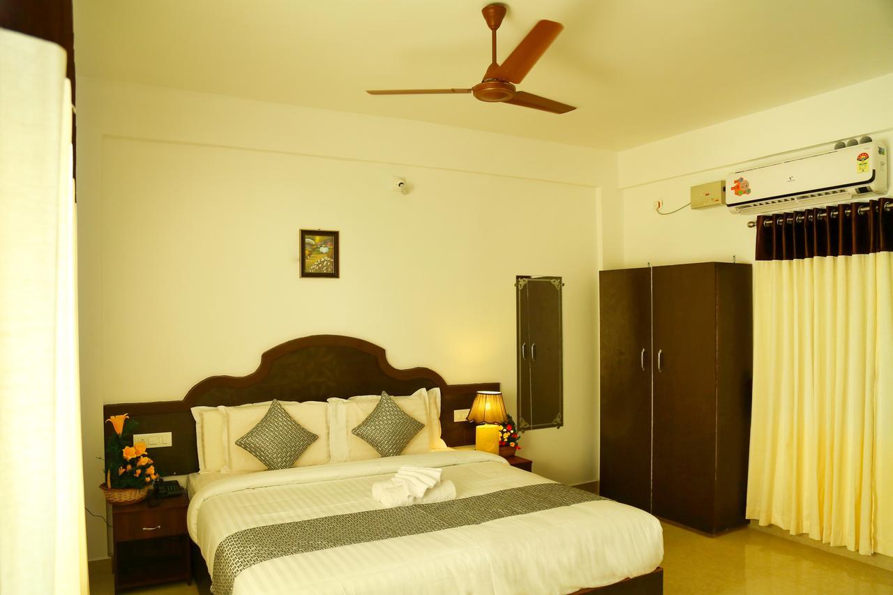 Ebenezer Plaza Hotel Nedumbassery Eksteriør billede