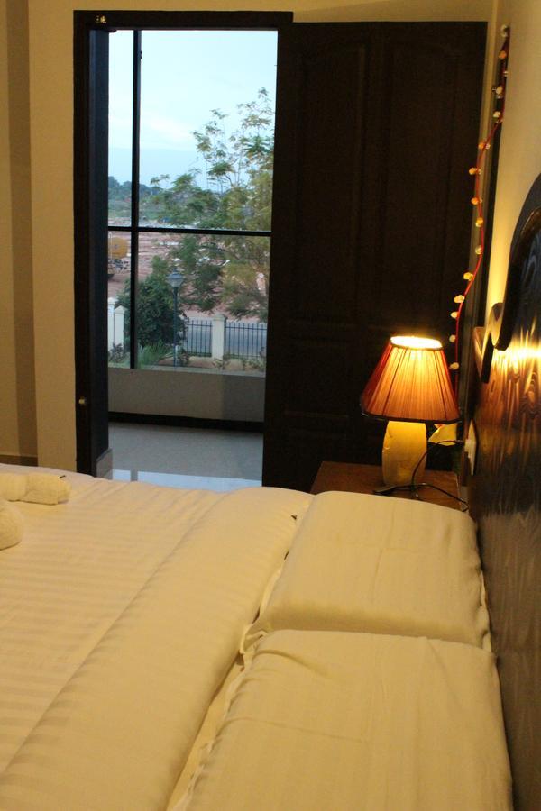 Ebenezer Plaza Hotel Nedumbassery Eksteriør billede