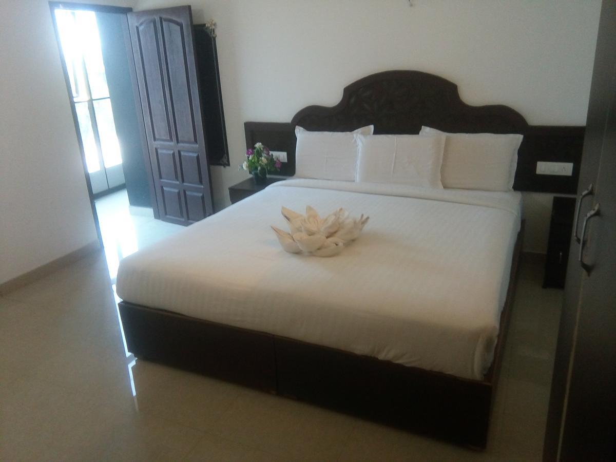 Ebenezer Plaza Hotel Nedumbassery Eksteriør billede