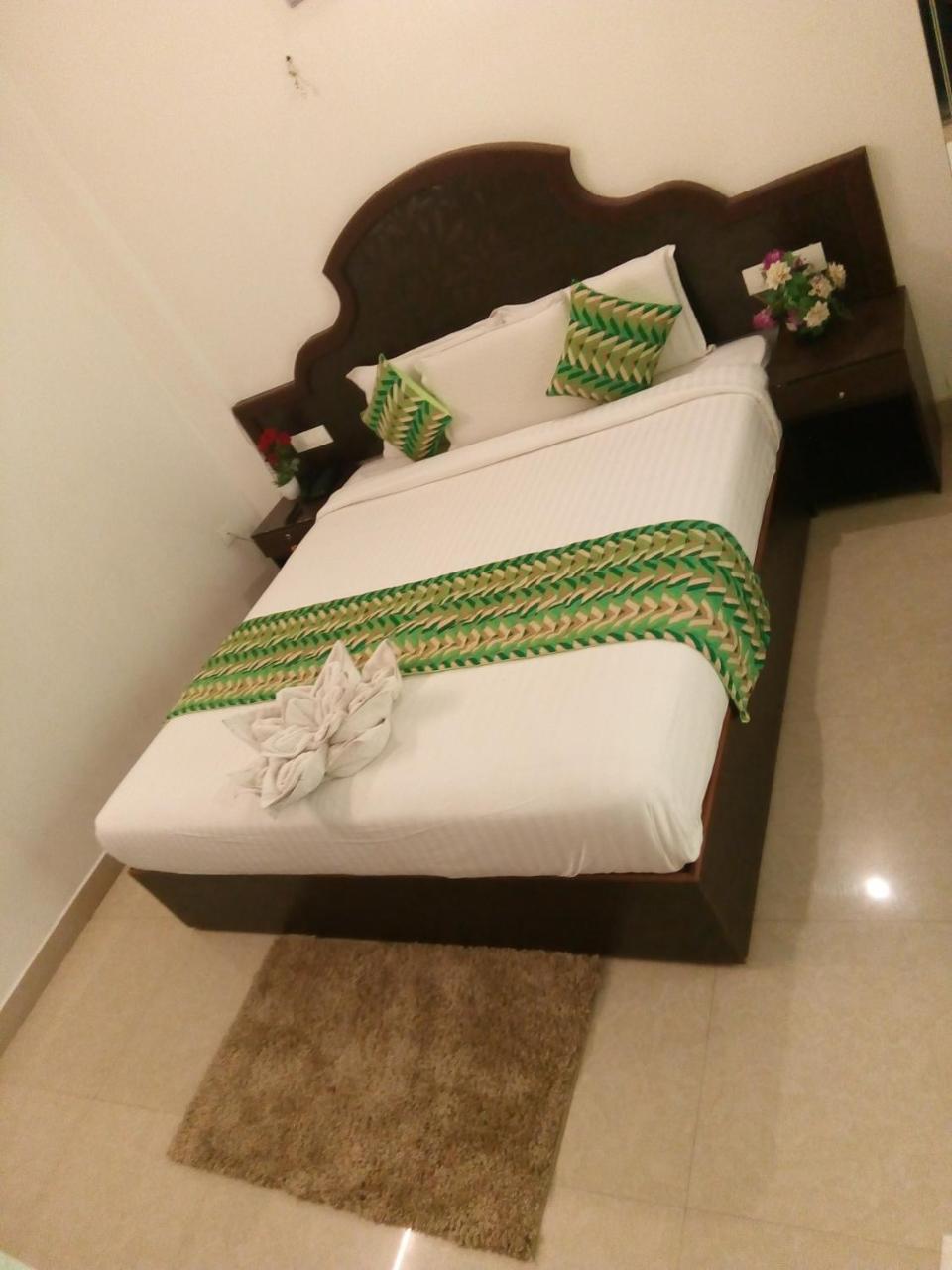 Ebenezer Plaza Hotel Nedumbassery Eksteriør billede