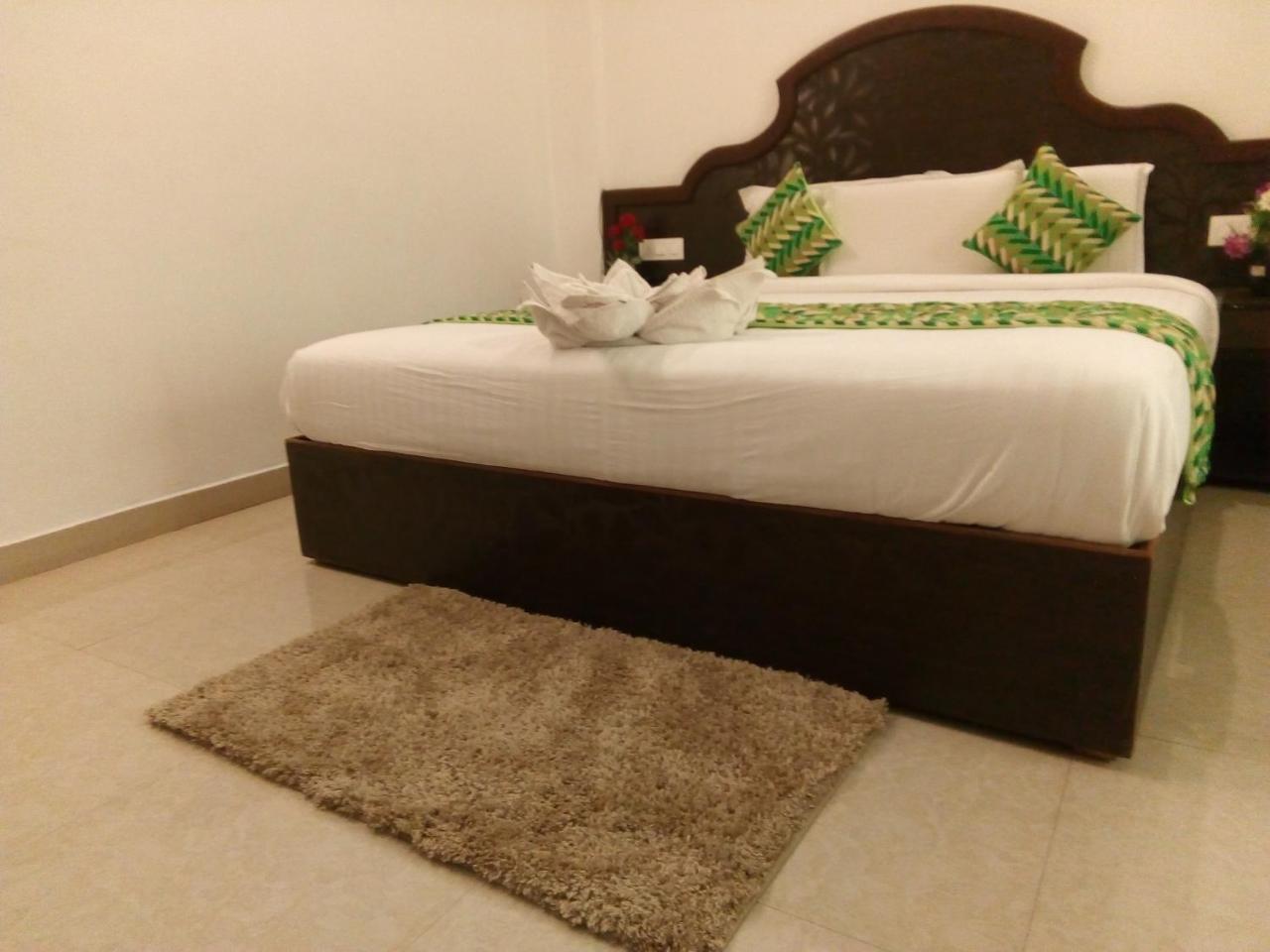 Ebenezer Plaza Hotel Nedumbassery Eksteriør billede